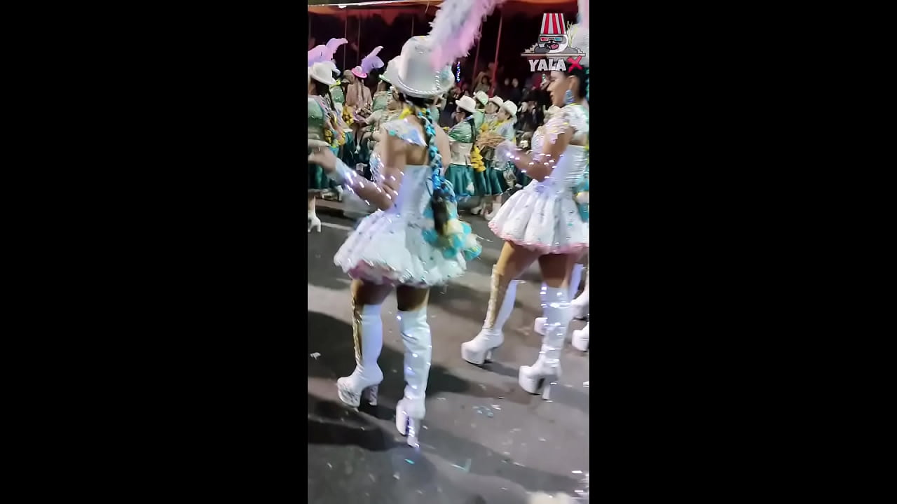 Cojiendo a chica que recien conozco en el Carnaval