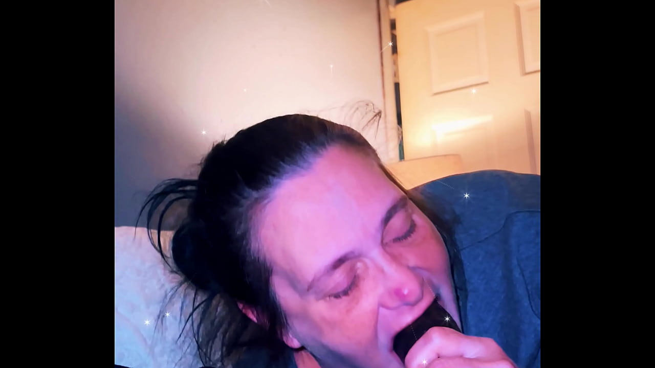 I’m trying to sleep with this cock in my mouth (gumjob)