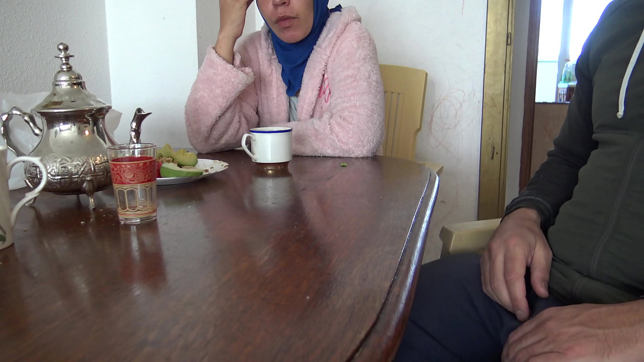 TABOO FAMILY!!! muslim stepmom in hijab lets me cum in her coffee!!!