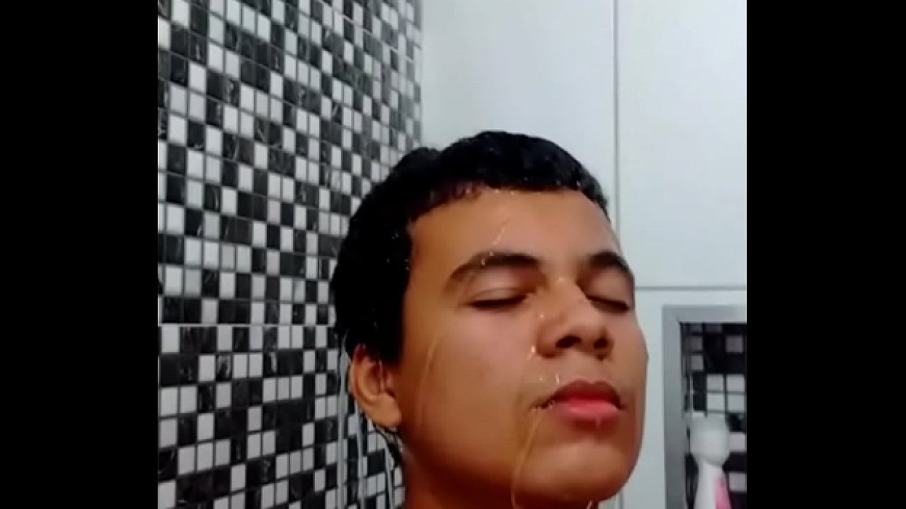 Braguianista tomando banho