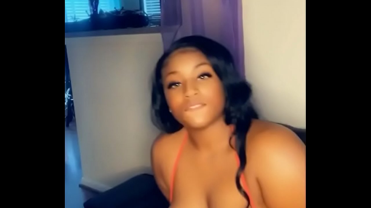 Sexy ebony rubs pussy