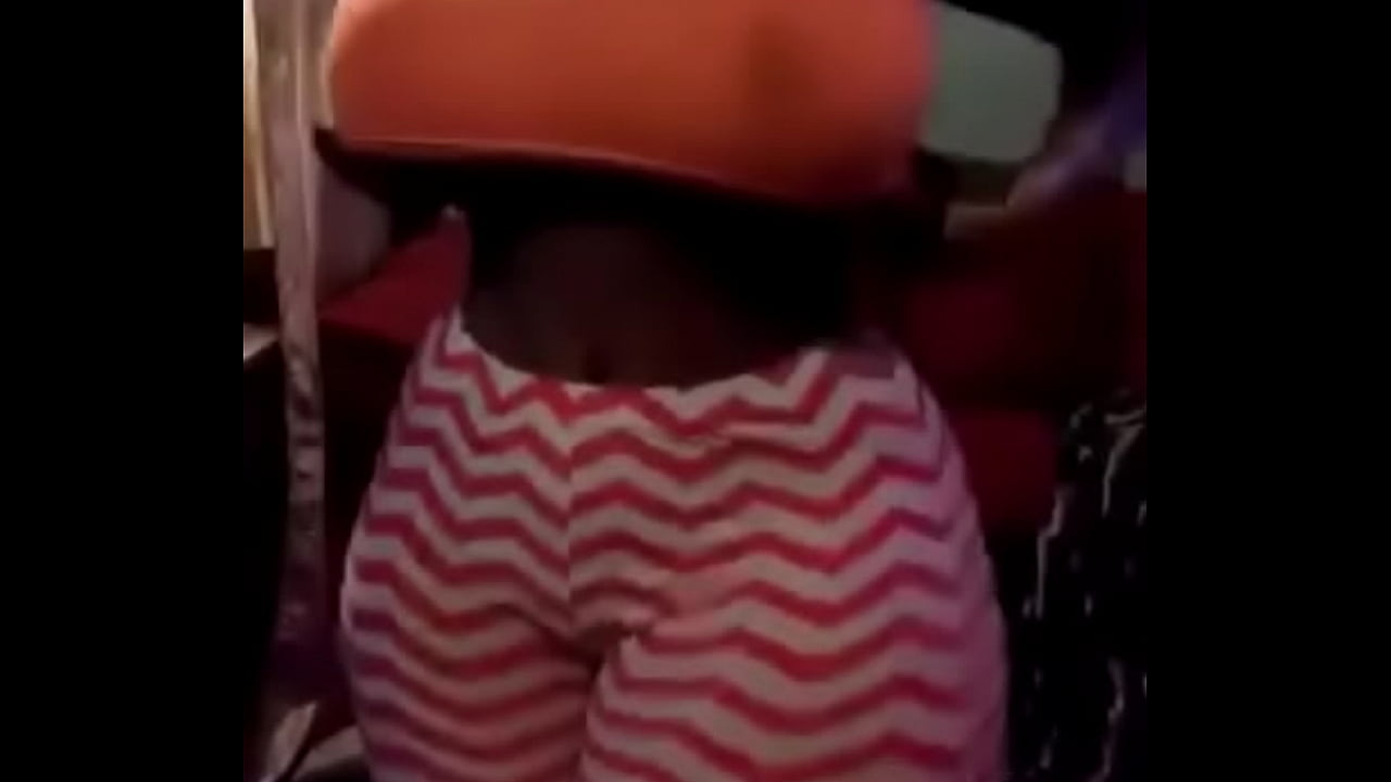 Huge ass twerking