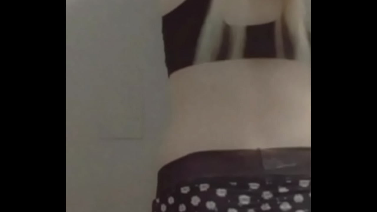 CamilaJane Jane shows off body in black underwear