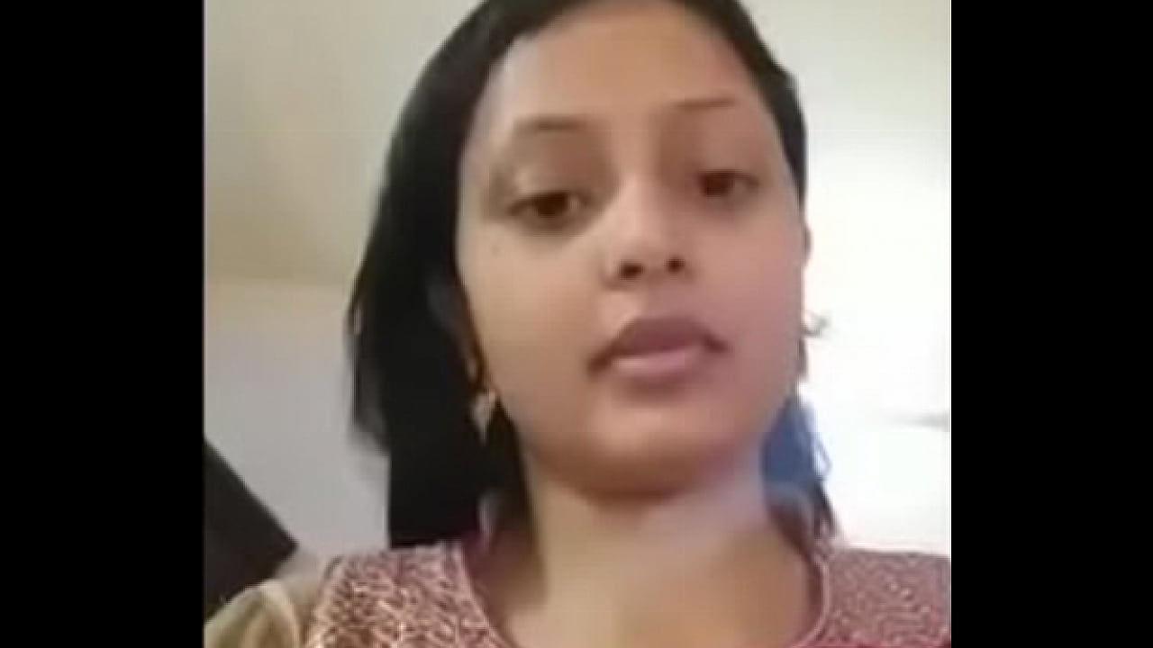 BHABI MASSAGING BOOBS