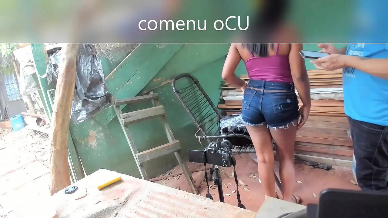 Sexo caseiro com garota curvilínea de bunda grande