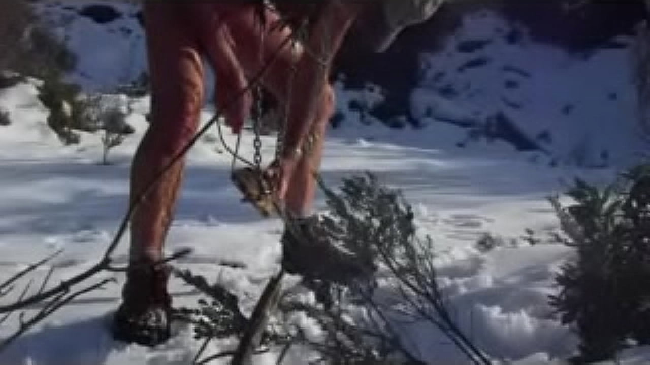 rando nu dans la neige  avec sevices sur les tetons