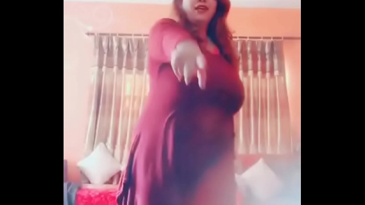 Thick Chubby Lady Zara Begum Showing Boobs