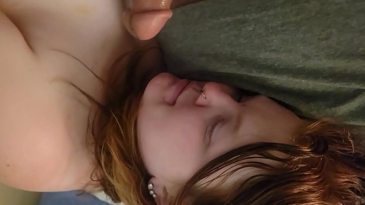 Slut sucking dick