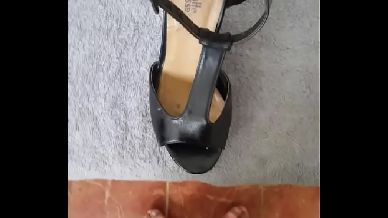 Cum on shoe