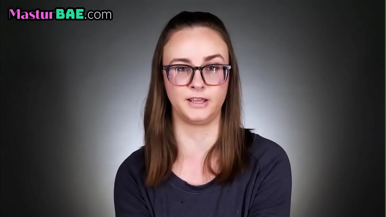 Hairy bush teenager explains how she likes to masturbates