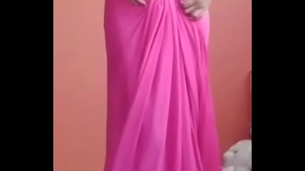 Pink saree without blouse