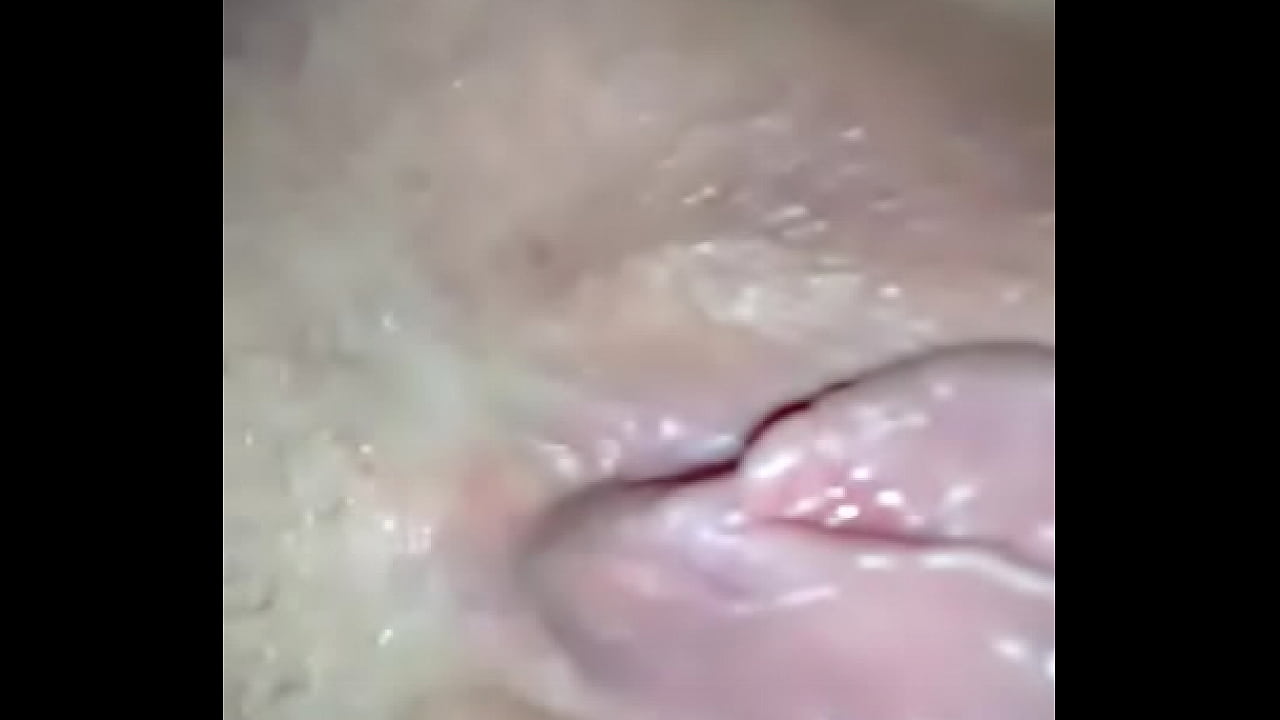 Very WET PUSSY FINGER