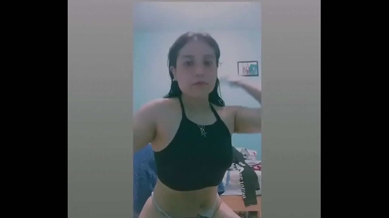 Brenda Marcial Mendez haciendo video cachondo después de bañarse