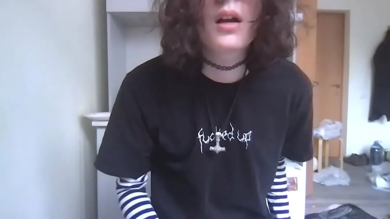 Gothic twink likes his own cum