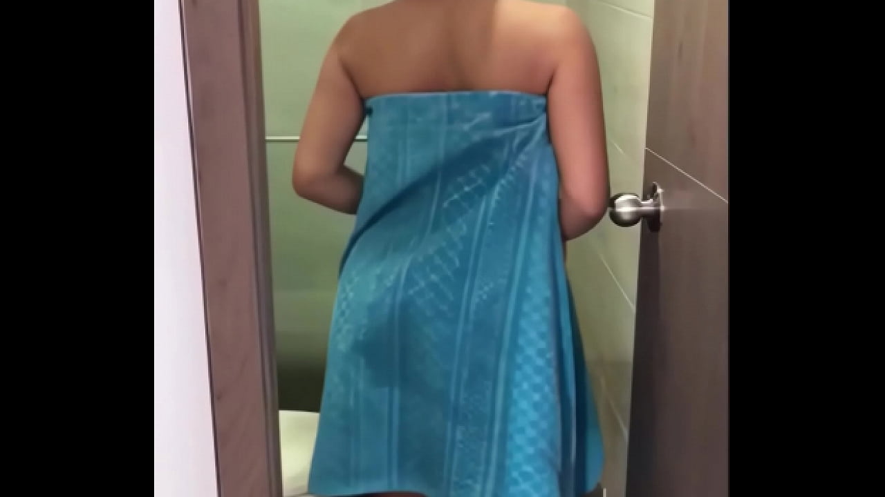 secy girl gets wet and steamy in the shower