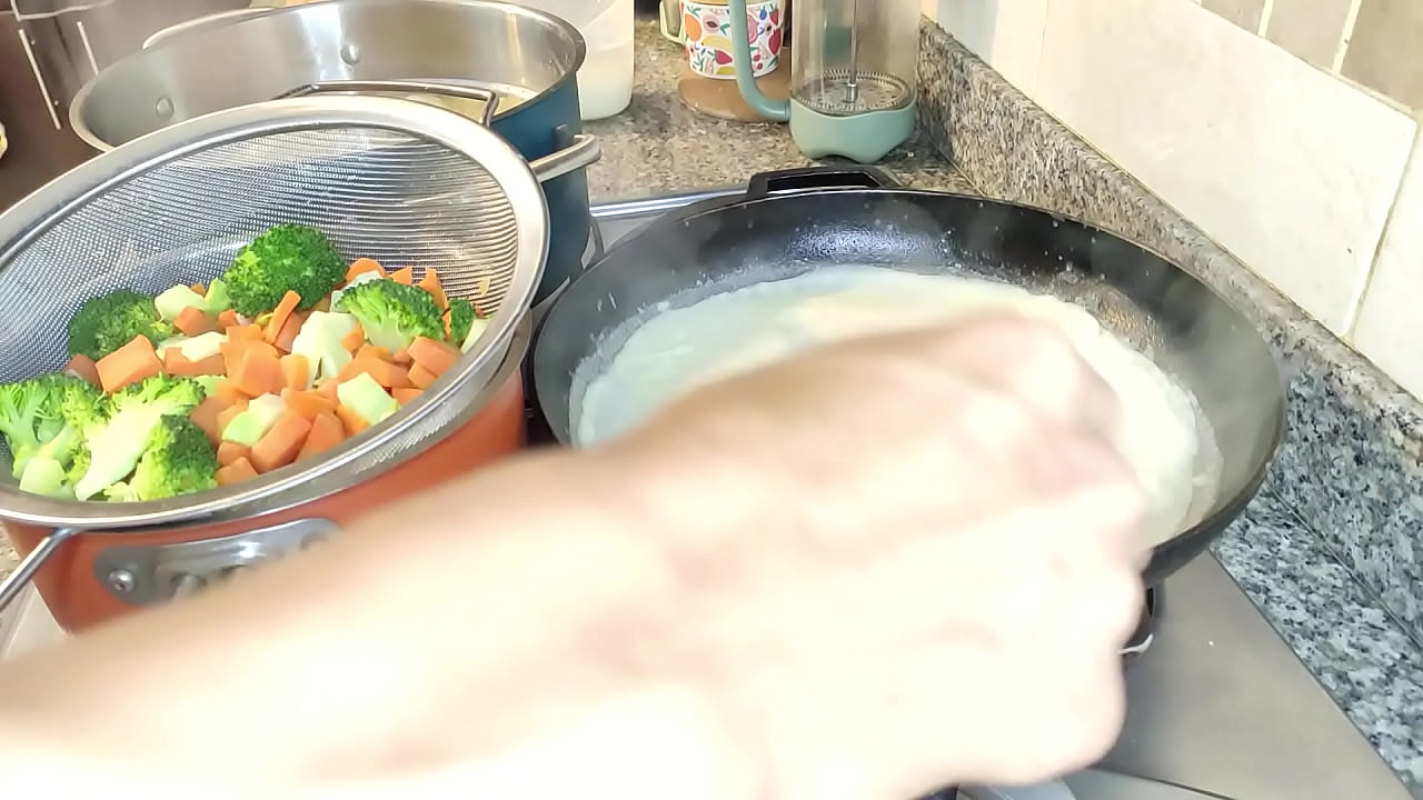 Pasta in 2 minutes and then a blowjob