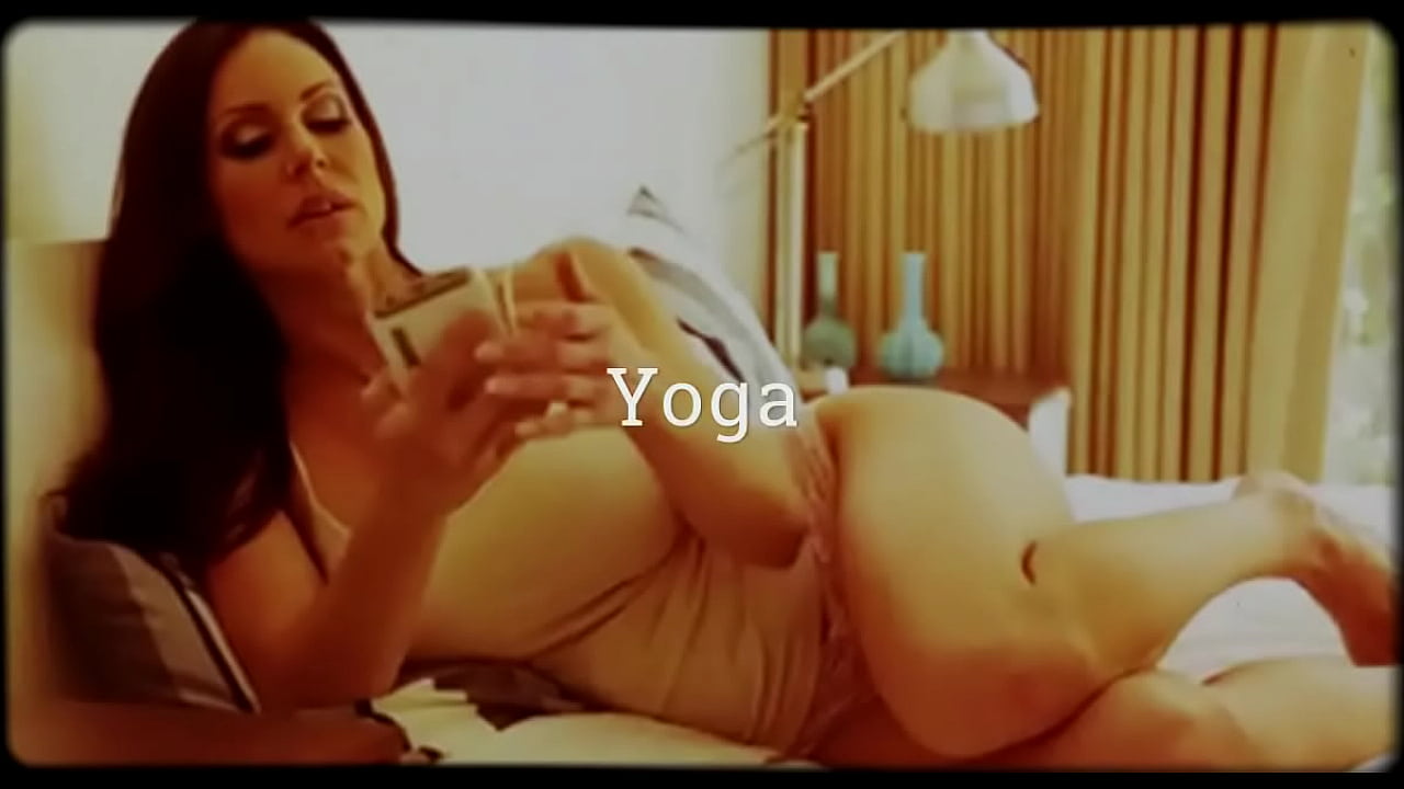 YOGA MOM - PREVIEW