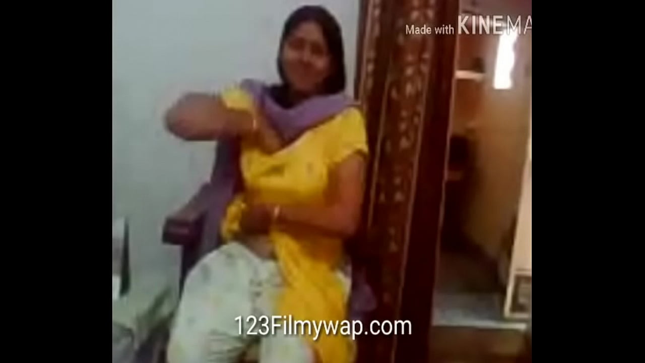 Indian School Teacher Showing Boobs To school student