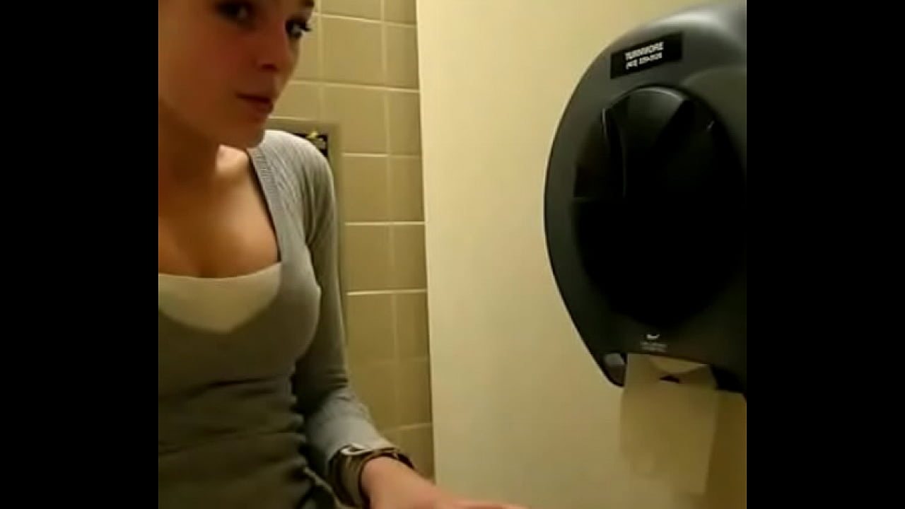 Amateur Babe Masturbating In Public Rest Room (amateursfukt.com)