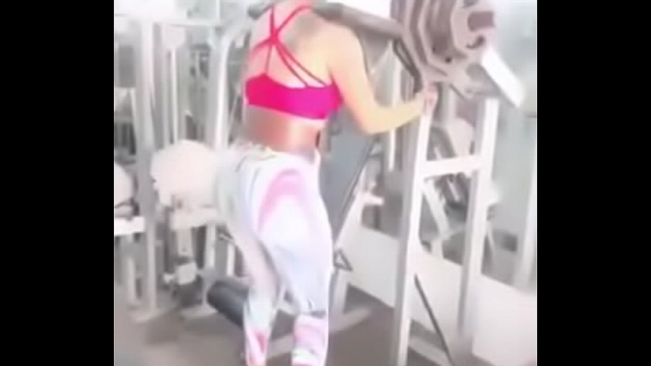 culona en el gym