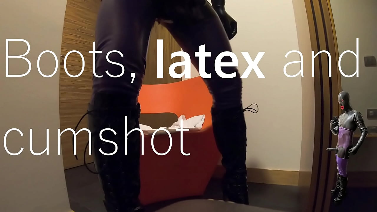 Latexitaly release a ton of cum over his latex catsuit and black high boots