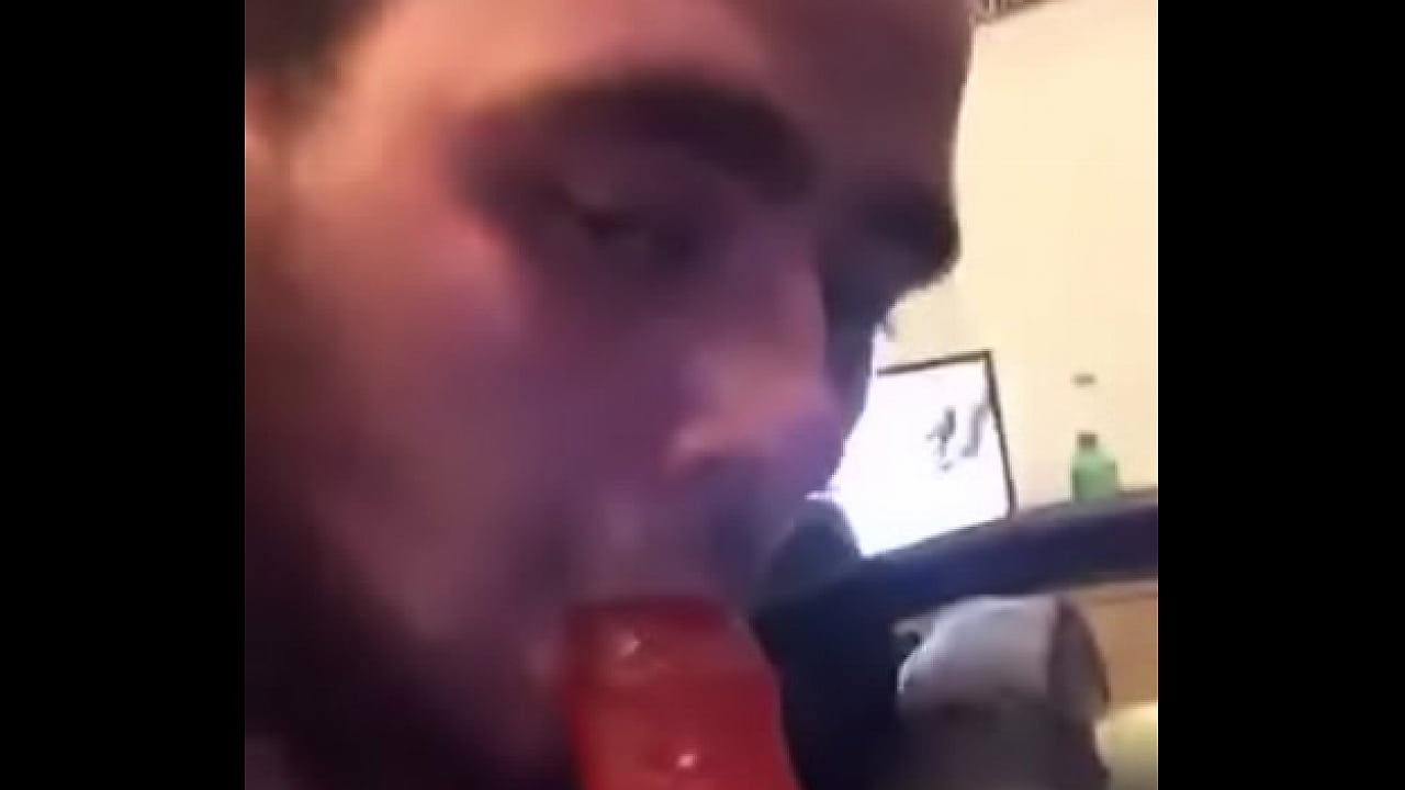 Fat bottom fist time trying blowing a dildo