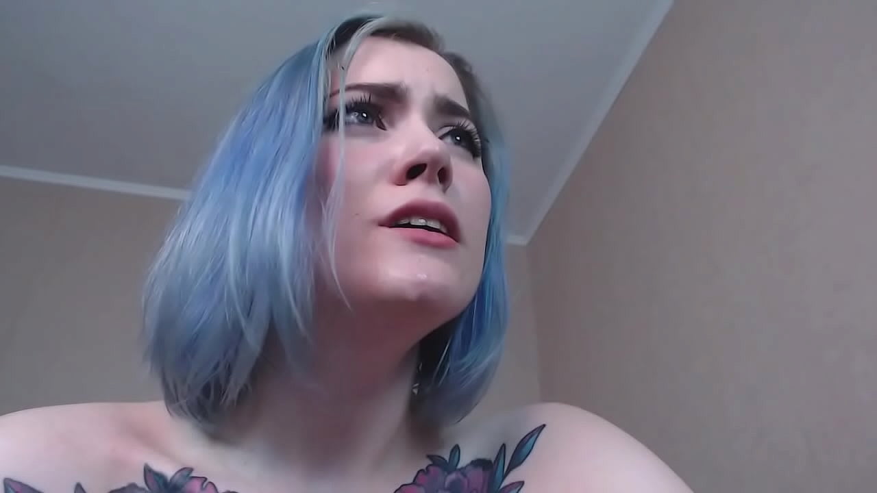 Alternative girl loves to fuck her holes really hard