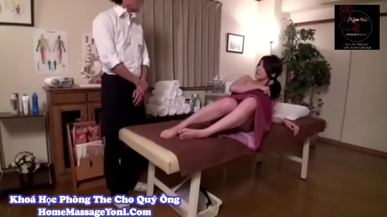 massage sung sướng cô bé tại spa