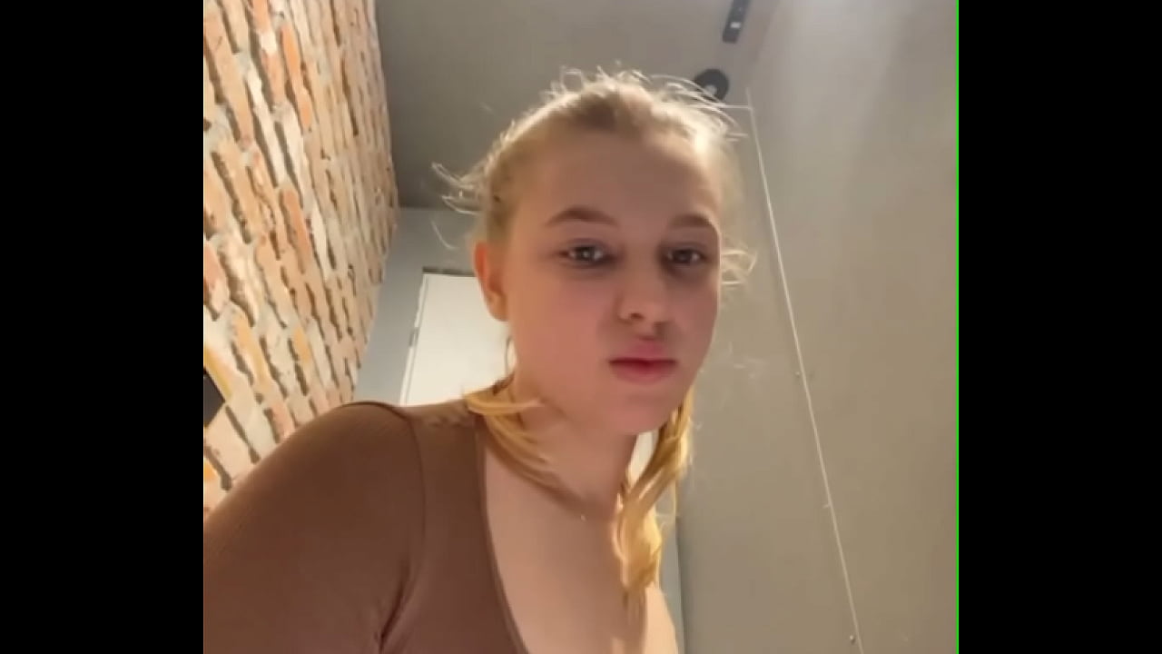 Extreme anal fuck in public changing room