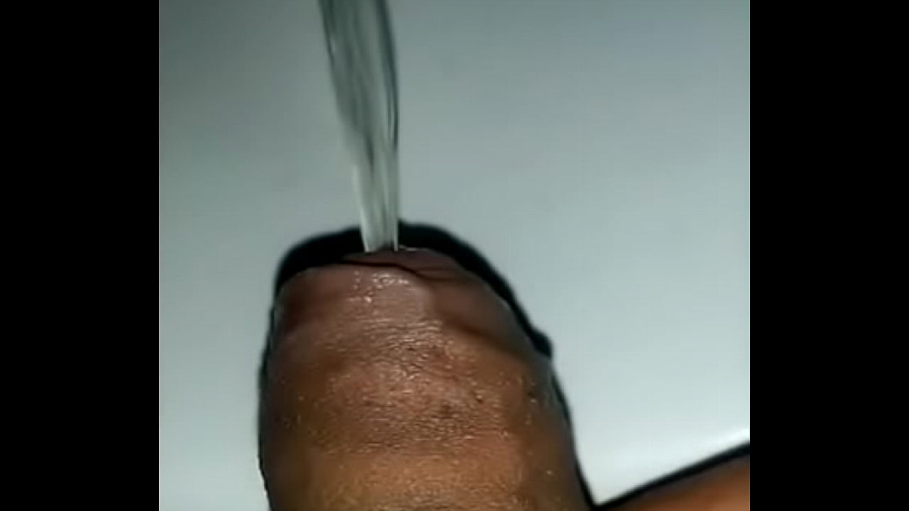 pee in sink