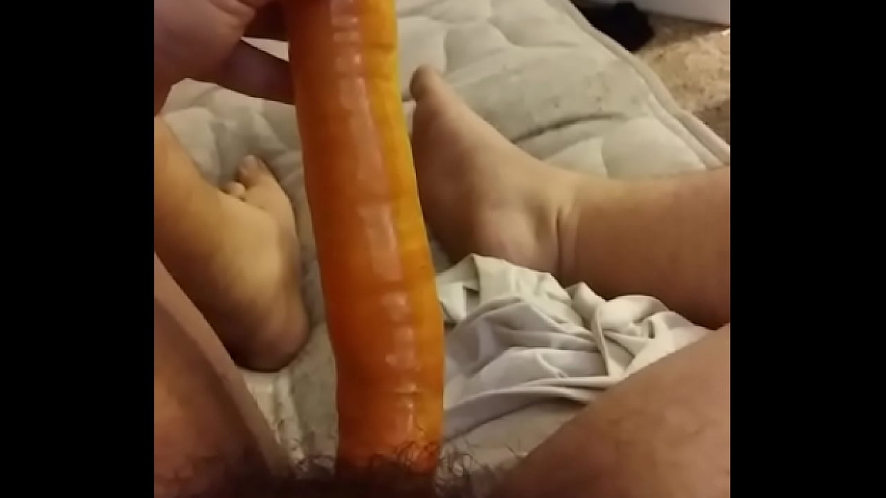 Ftm with carrot dildo
