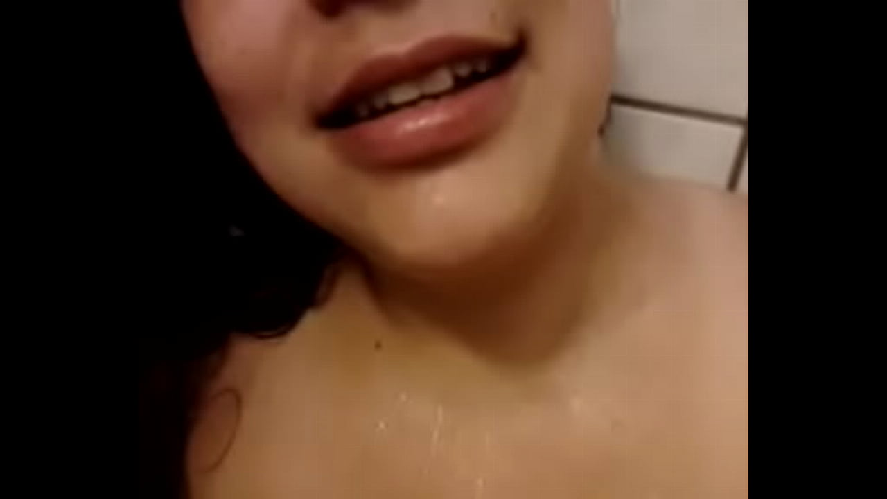 HORNY WIFE IN SHOWER SUCKING COCK