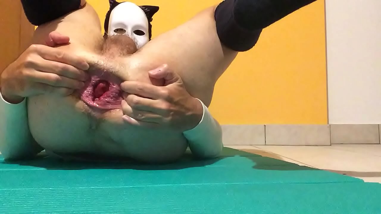 Very extreme anal insertion