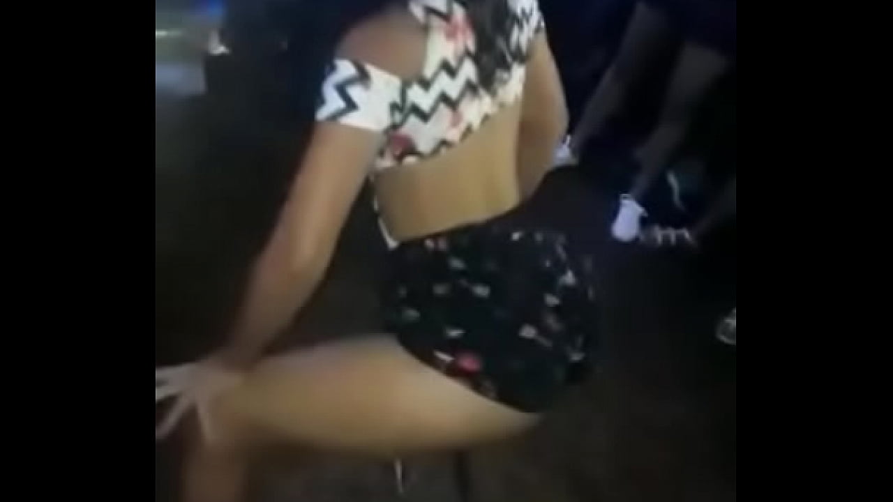 Mira esta chica lo hace bien rico