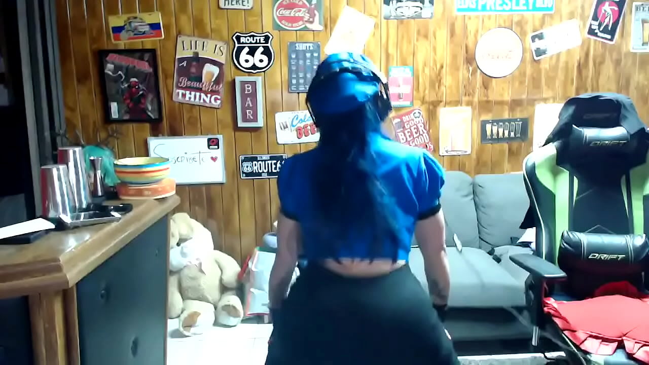 Britany cosplay dance stream