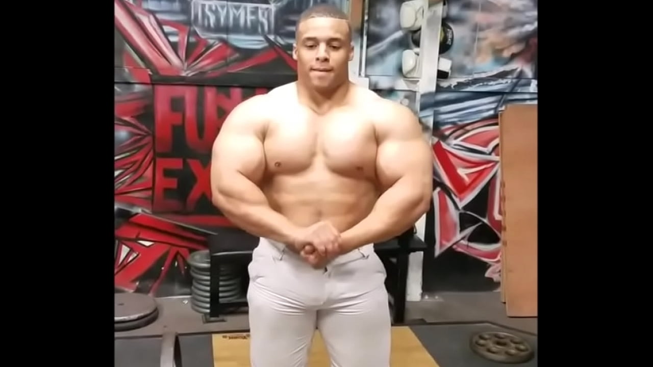 beefymuscle.com - Mindblowing muscle bull flexing