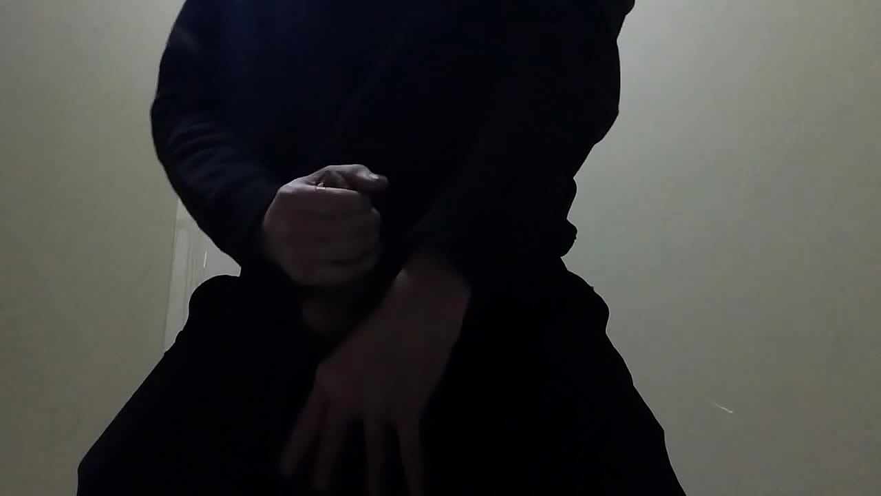 Russian guy jerking off in the entrance