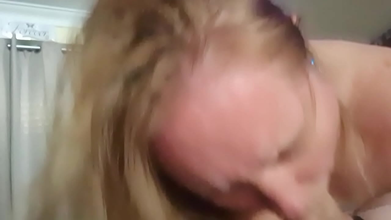 Offering a blowjob a swallowing two loads of cum