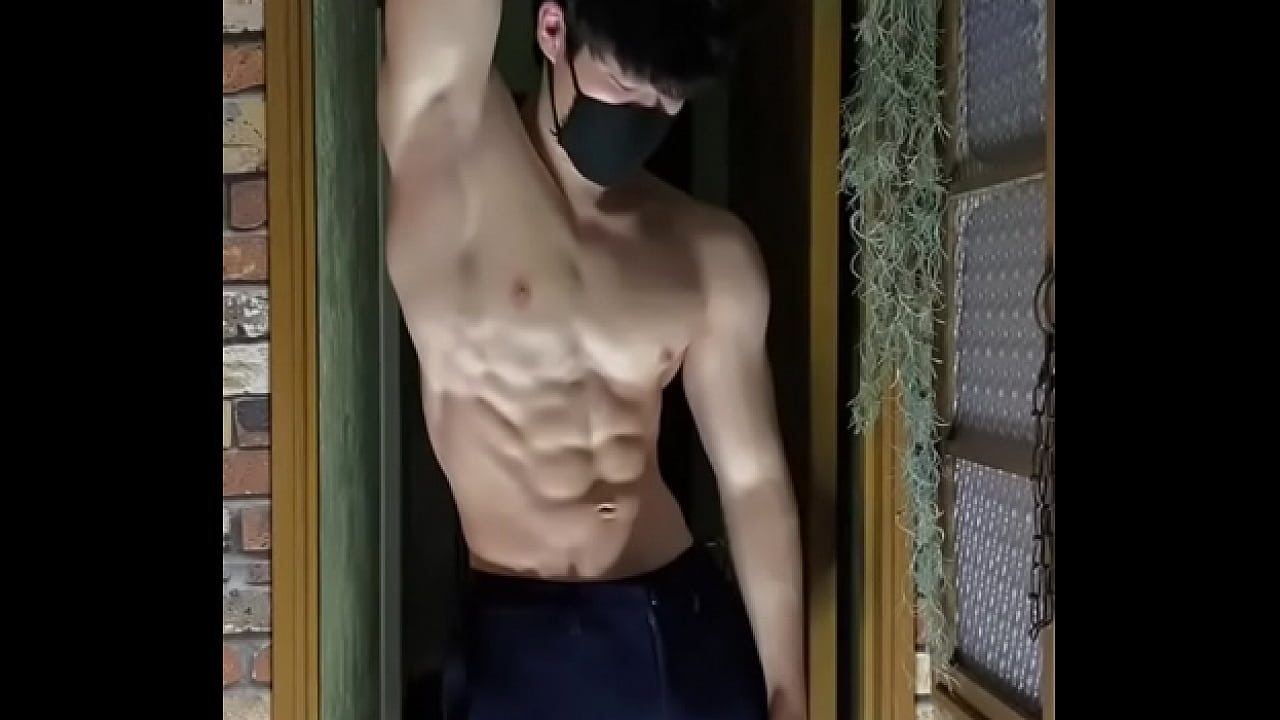 asiatico musculoso