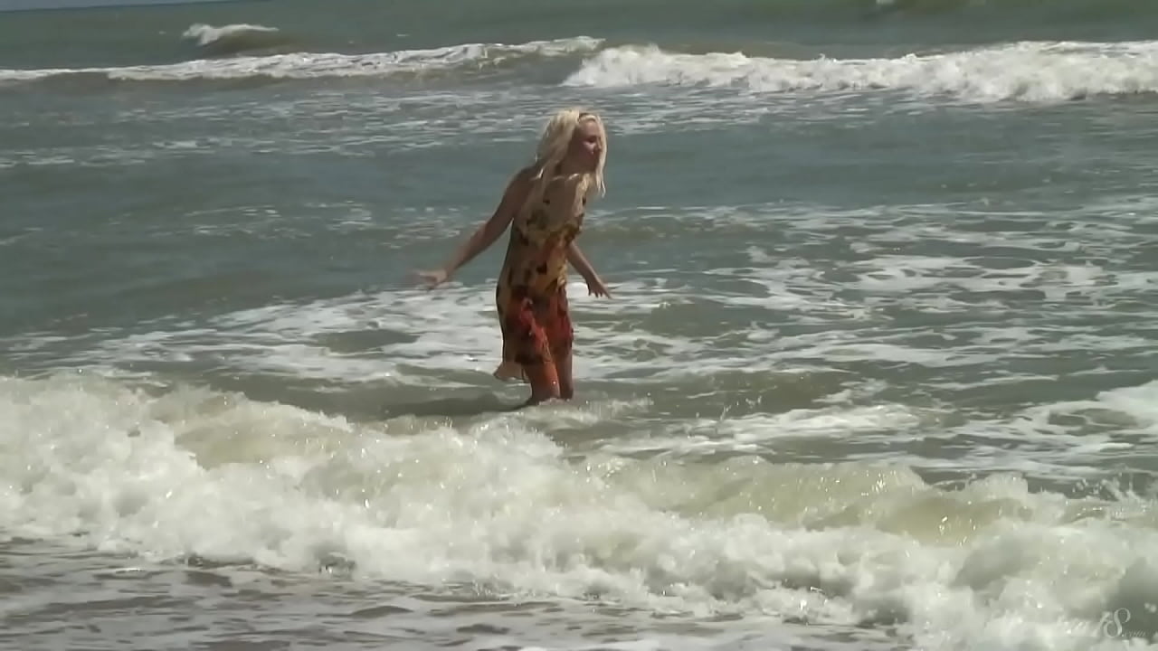 All Natural Blonde Mermaid Agnes Goes Skinny Dipping On The Beach!