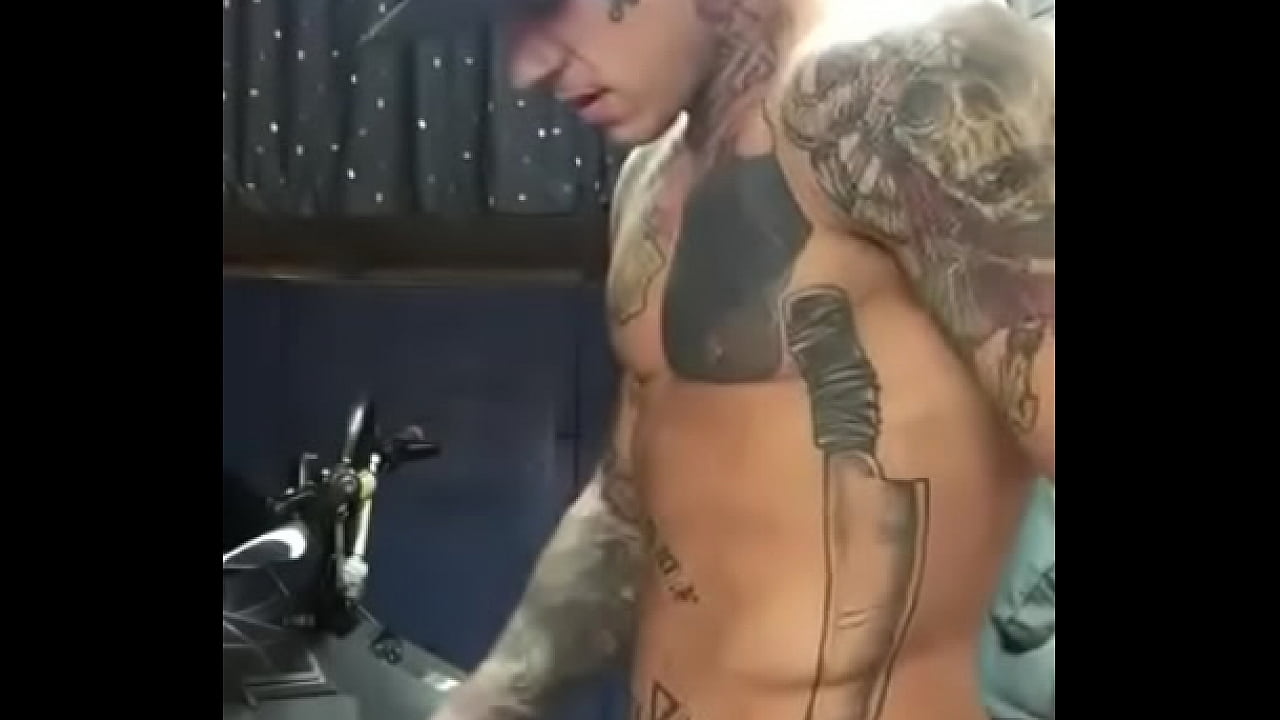 Rola gostosa do tatuado