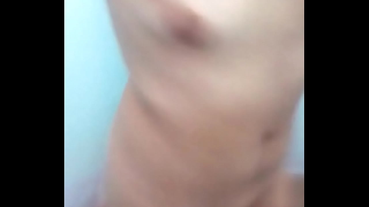 Chavita manda vídeo de su vagina virgen.