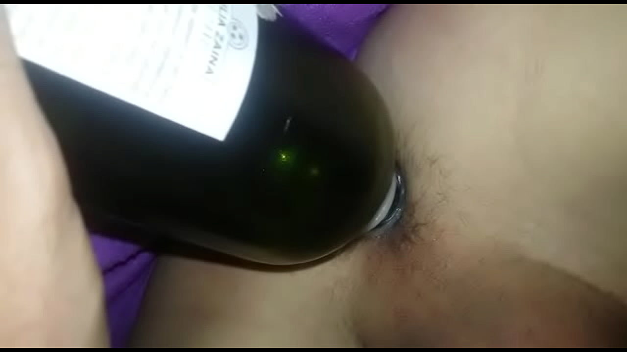 MASTURBACION CON UNA BOTELLA