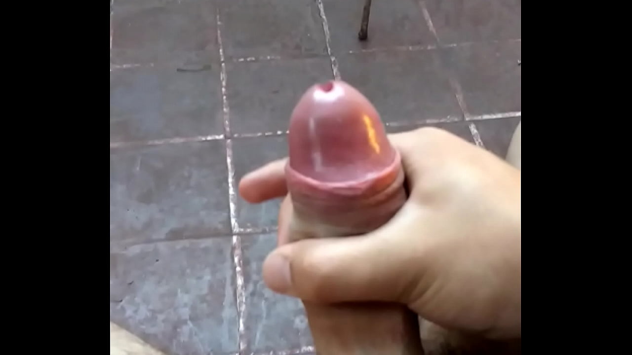 Mi pene en el patio