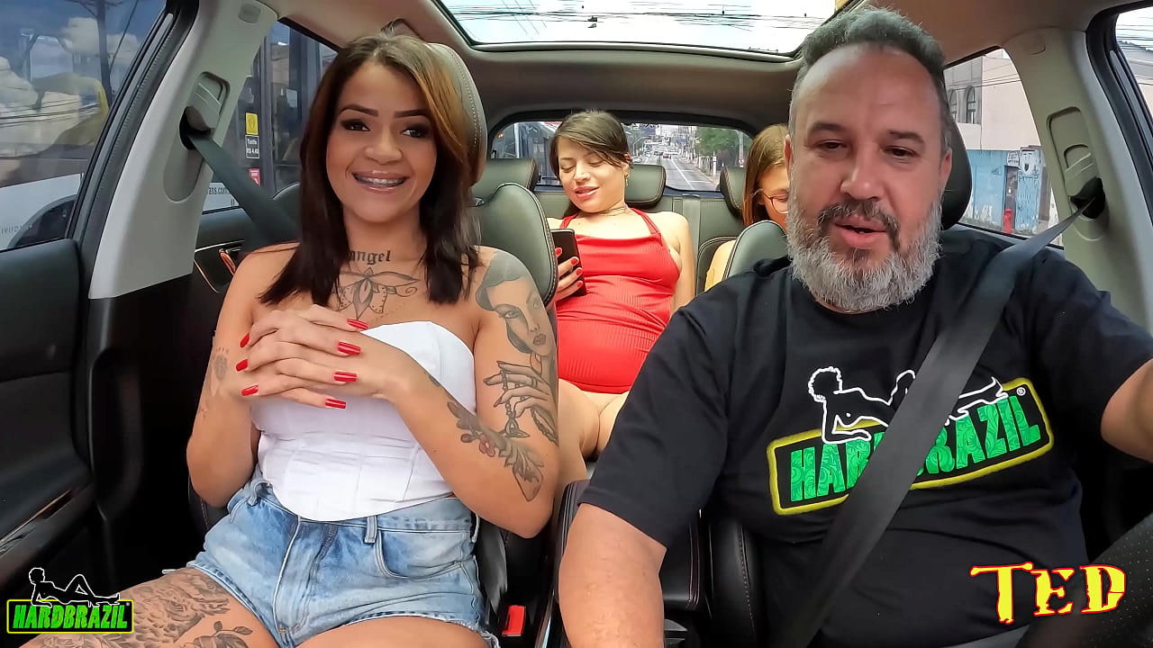 Bella Ferrari estreando no mundo adulto peladinha na carona do Ted