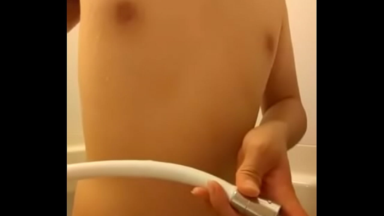 Japanese guy makes his belly inflated