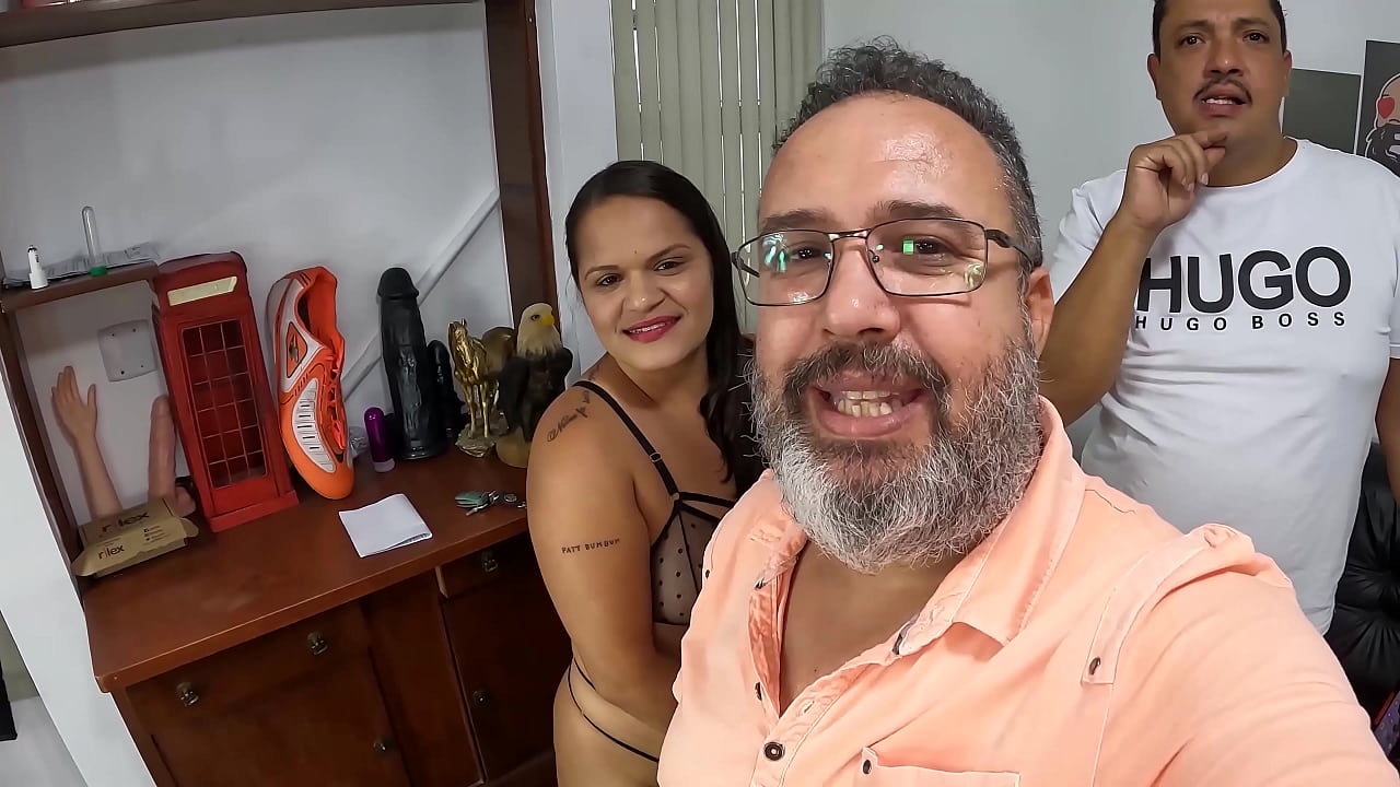 Muita sacagem durantes as gravações do casal com a atriz Priscila Belini