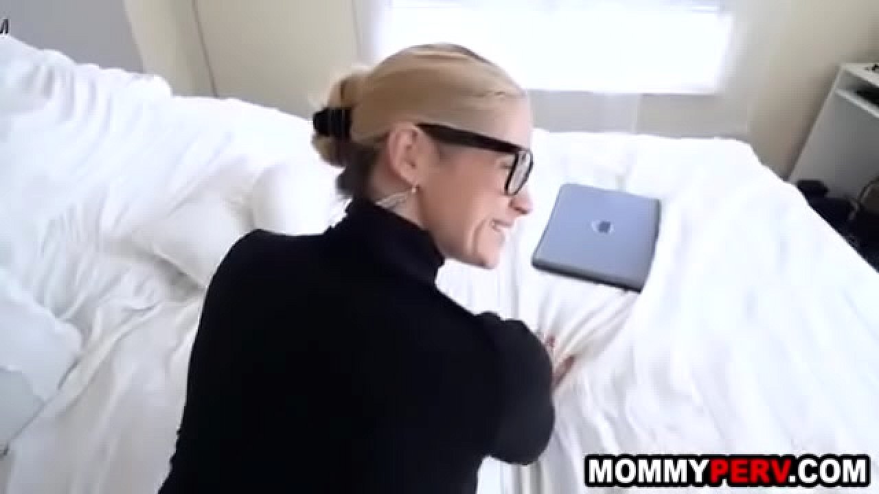 Hot step mom fuck doggy