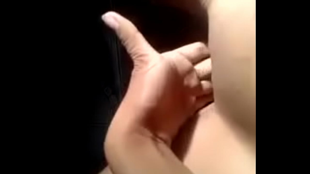 Lichi paraguaya masturbandose