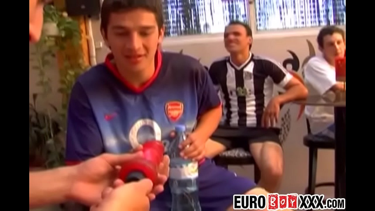 Euro twinks spray jizz in banging orgy